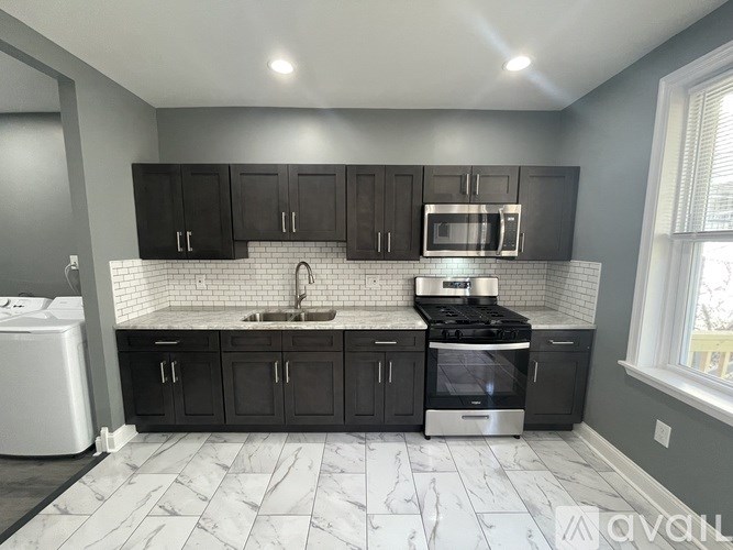 1611 South Yewdall Street 3 Beds Single Family Home for Rent - Photo Gallery 24