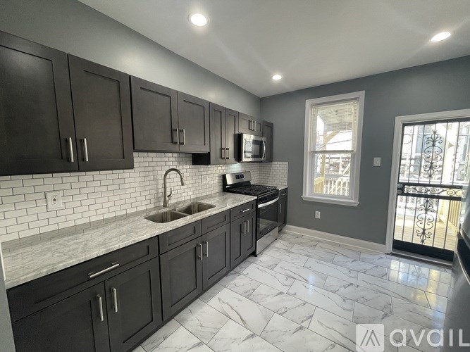 1611 South Yewdall Street 3 Beds Single Family Home for Rent - Photo Gallery 28