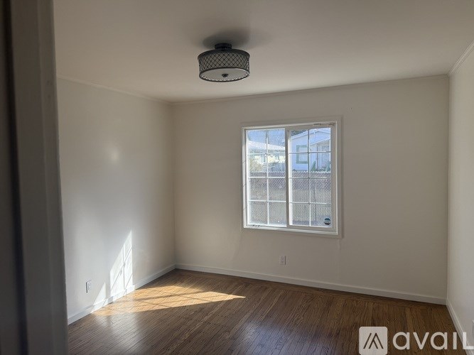 1234 81st Avenue 2 Beds Single Family Home for Rent - Photo Gallery 8