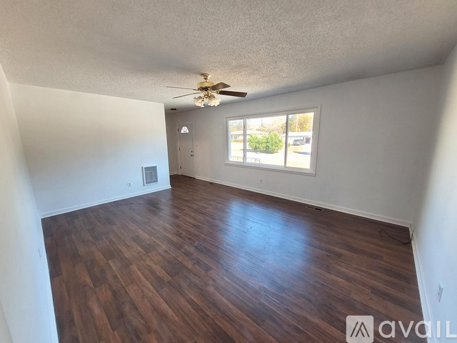 2201 Windcrest Dr 4 Beds Single Family Home for Rent - Photo Gallery 2