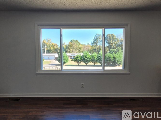 2201 Windcrest Dr 4 Beds Single Family Home for Rent - Photo Gallery 15