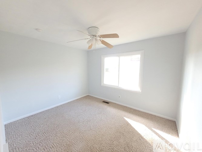 2201 Windcrest Dr 4 Beds Single Family Home for Rent - Photo Gallery 9