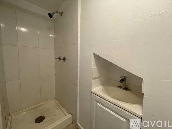 1235 Seeley St 2 Beds Apartment for Rent - Photo Gallery 12