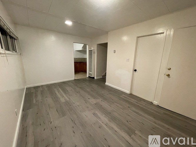 1235 Seeley St 2 Beds Apartment for Rent - Photo Gallery 4