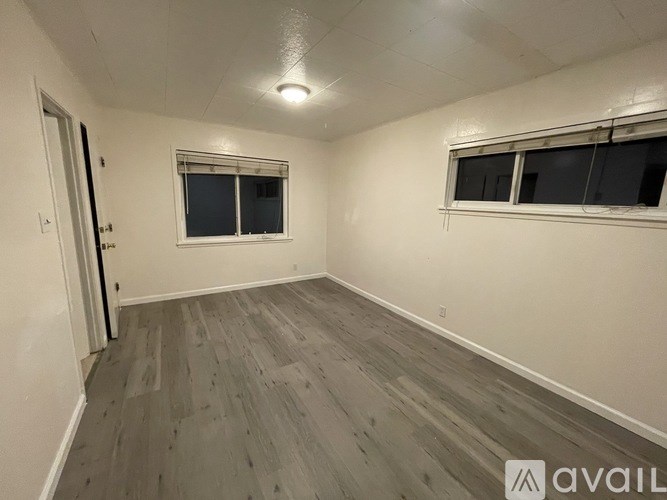 1235 Seeley St 2 Beds Apartment for Rent - Photo Gallery 10
