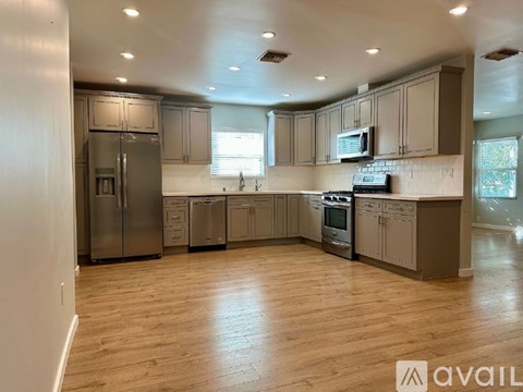 424 Milton Dr 3 Beds Apartment for Rent