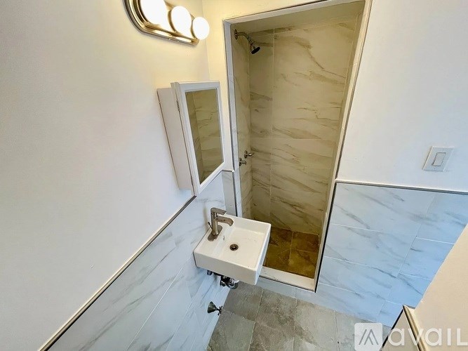 1080 Rhinelander Avenue 1 Bed Condo for Rent - Photo Gallery 4