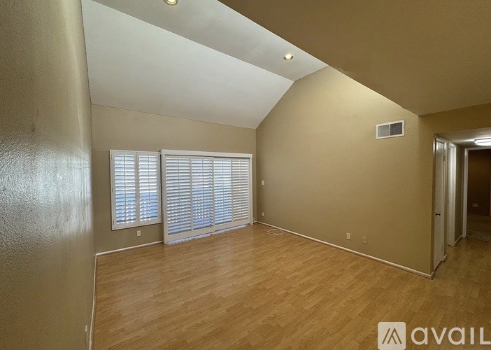 5700 Etiwanda Avenue 2 Beds Condo for Rent - Photo Gallery 1