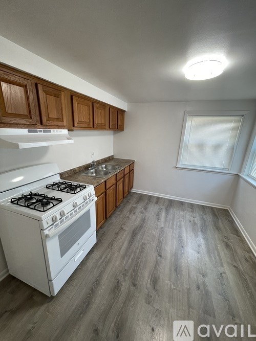 4338 Warren Avenue 1 Bed Apartment for Rent - Photo Gallery 6