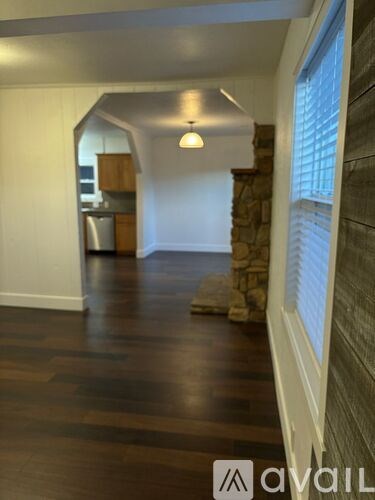 646 Ross Ln N 4 Beds Single Family Home for Rent - Photo Gallery 3