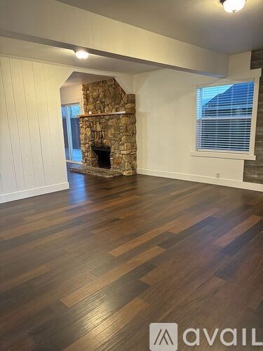 646 Ross Ln N 4 Beds Single Family Home for Rent - Photo Gallery 4