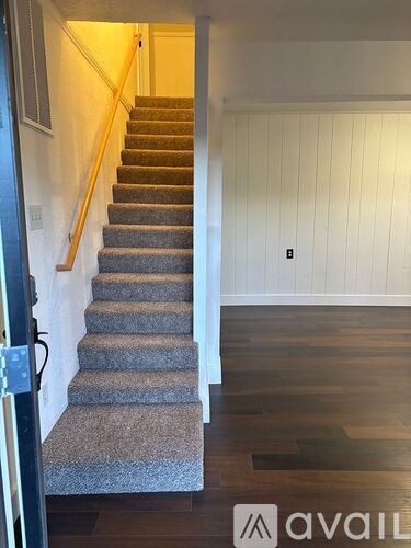 646 Ross Ln N 4 Beds Single Family Home for Rent - Photo Gallery 7