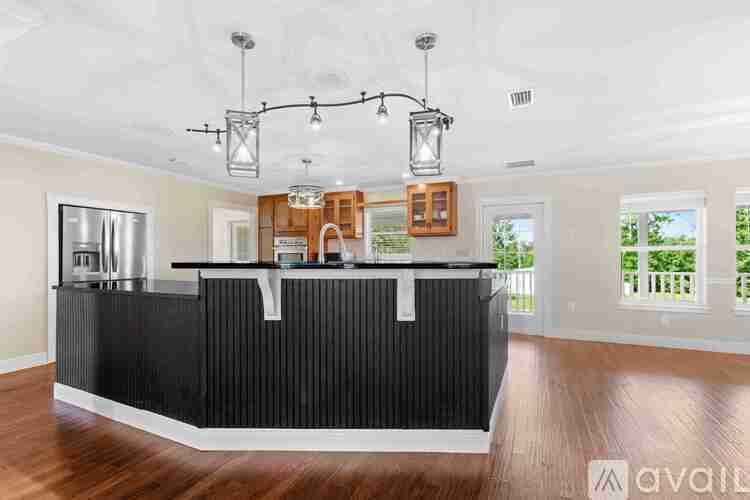 7211 Bay Crest Road 5 Beds Single Family Home for Rent - Photo Gallery 11