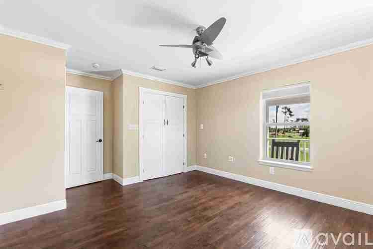 7211 Bay Crest Road 5 Beds Single Family Home for Rent - Photo Gallery 15