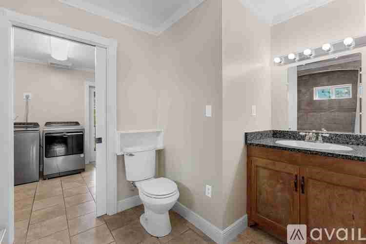 7211 Bay Crest Road 5 Beds Single Family Home for Rent - Photo Gallery 17