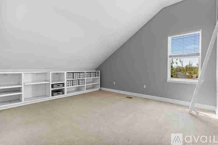 7211 Bay Crest Road 5 Beds Single Family Home for Rent - Photo Gallery 20