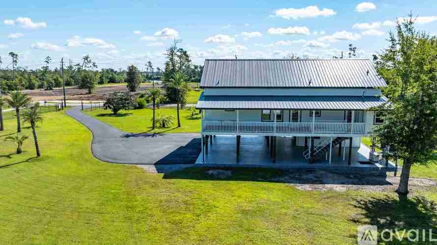 7211 Bay Crest Road 5 Beds Single Family Home for Rent - Photo Gallery 3