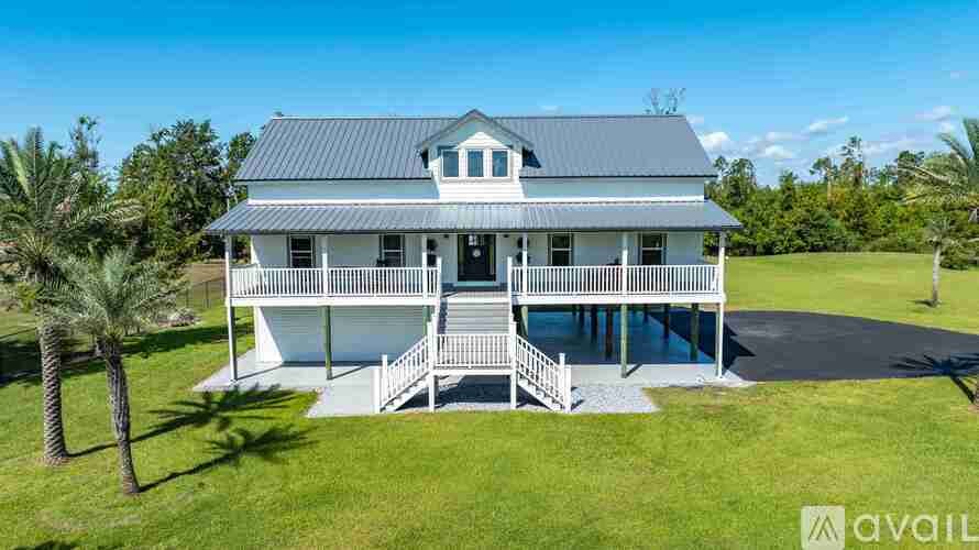 7211 Bay Crest Road 5 Beds Single Family Home for Rent - Photo Gallery 4