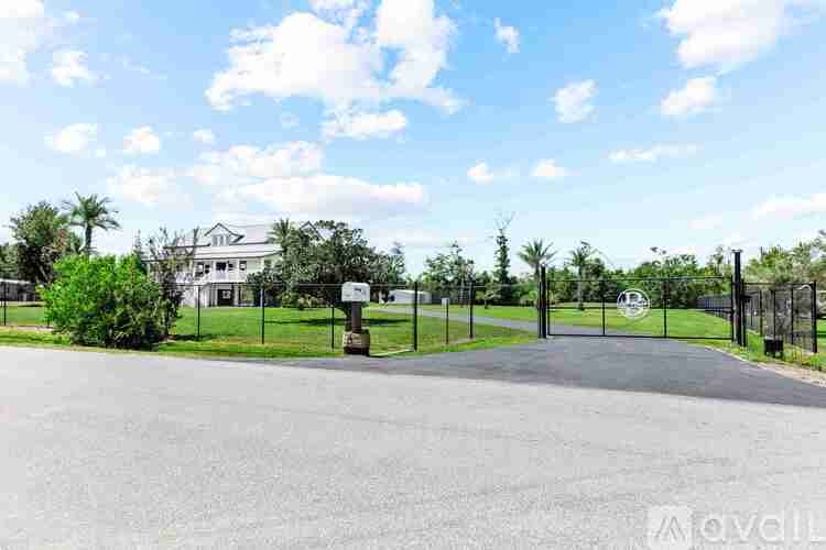 7211 Bay Crest Road 5 Beds Single Family Home for Rent - Photo Gallery 31