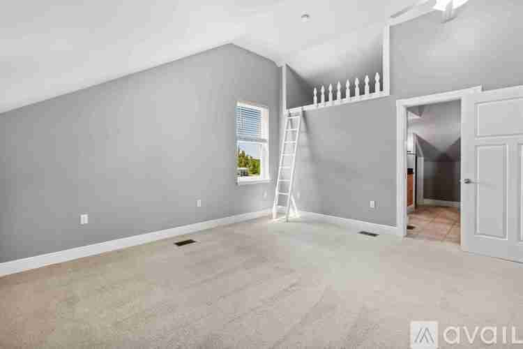 7211 Bay Crest Road 5 Beds Single Family Home for Rent - Photo Gallery 39