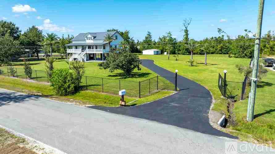 7211 Bay Crest Road 5 Beds Single Family Home for Rent - Photo Gallery 5