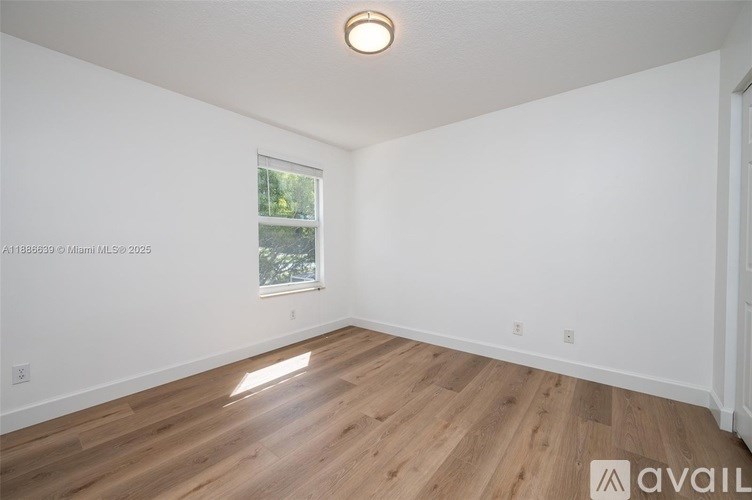19282 Seneca Ave 4 Beds Single Family Home for Rent - Photo Gallery 24