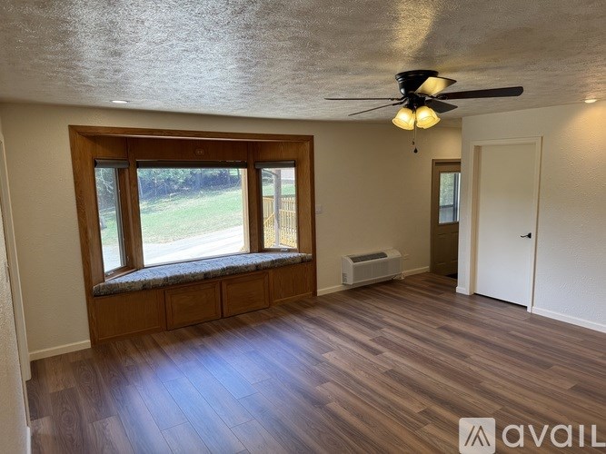 7697 Missouri 176 4 Beds Single Family Home for Rent - Photo Gallery 8