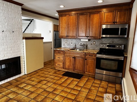 12 Elves Lane 3 Beds Apartment for Rent