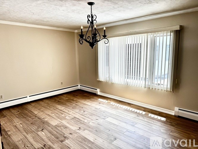 12 Elves Lane 3 Beds Single Family Home for Rent - Photo Gallery 3