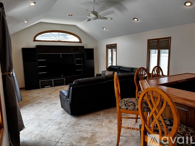 12 Elves Lane 3 Beds Single Family Home for Rent - Photo Gallery 6