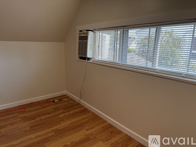 12 Elves Lane 3 Beds Single Family Home for Rent - Photo Gallery 10