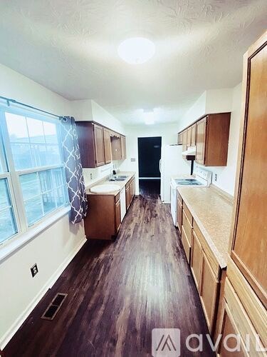 6037 Newington Ln 3 Beds Single Family Home for Rent - Photo Gallery 3