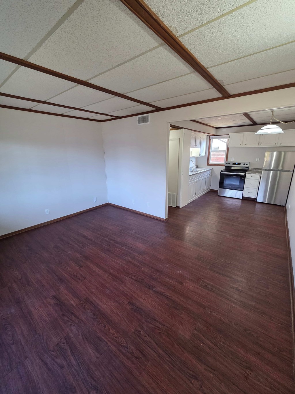 6003, 6005, 6007 Burns Street 1-2 Beds Apartment for Rent - Photo Gallery 3