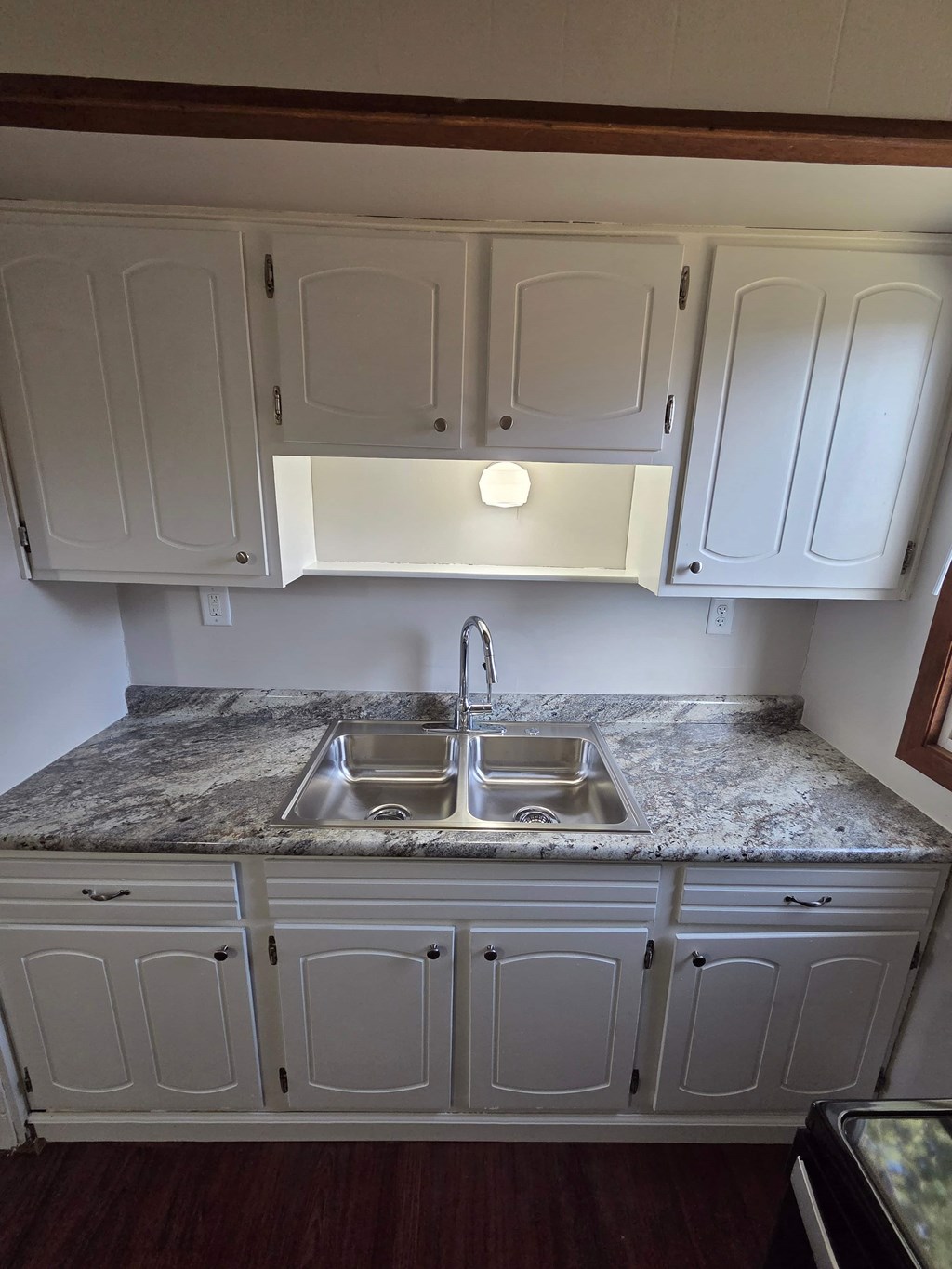 6003, 6005, 6007 Burns Street 1-2 Beds Apartment for Rent - Photo Gallery 6