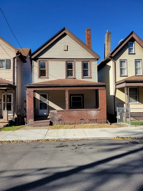 626 Ohio Avenue 3 Beds Apartment for Rent