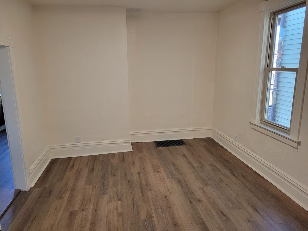626 Ohio Avenue 3 Beds House for Rent - Photo Gallery 3