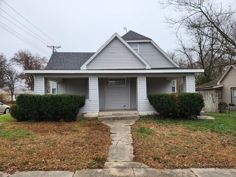 200 E Florence St 3 Beds Apartment for Rent