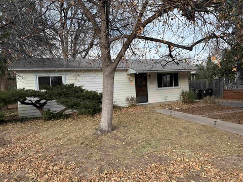 965 Grape Ave 2 Beds Apartment for Rent