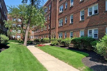 2540 & 2544 Overlook Rd 1-2 Beds Apartment for Rent - Photo Gallery 2