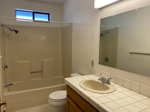 806 South St 3 Beds Apartment for Rent