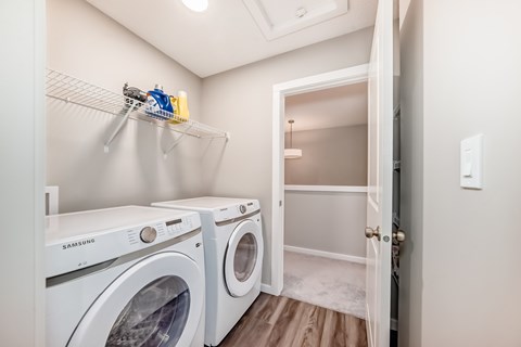 193 Larch Crescent 3 Beds Apartment for Rent
