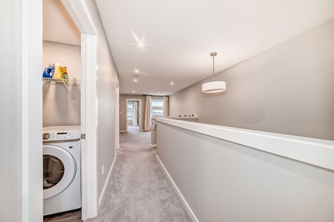 193 Larch Crescent 3 Beds Apartment for Rent