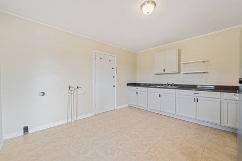 2272 Onslow Drive 2 Beds Apartment for Rent