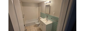 2 Bedrooms, 1 Bathroom