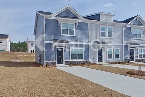 2215 Banyon Cir 3 Beds Apartment for Rent