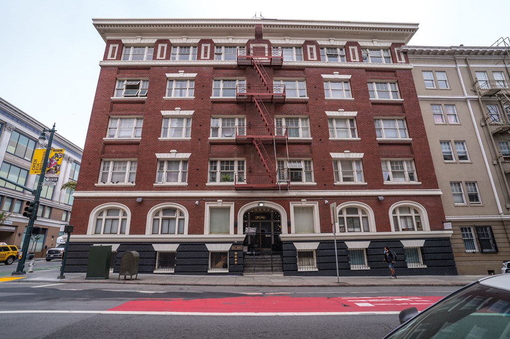 the building in which the hotel is located