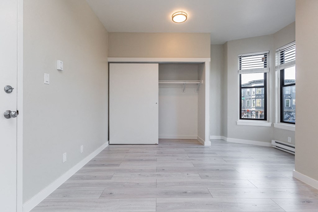 2385 FOLSOM Apartments