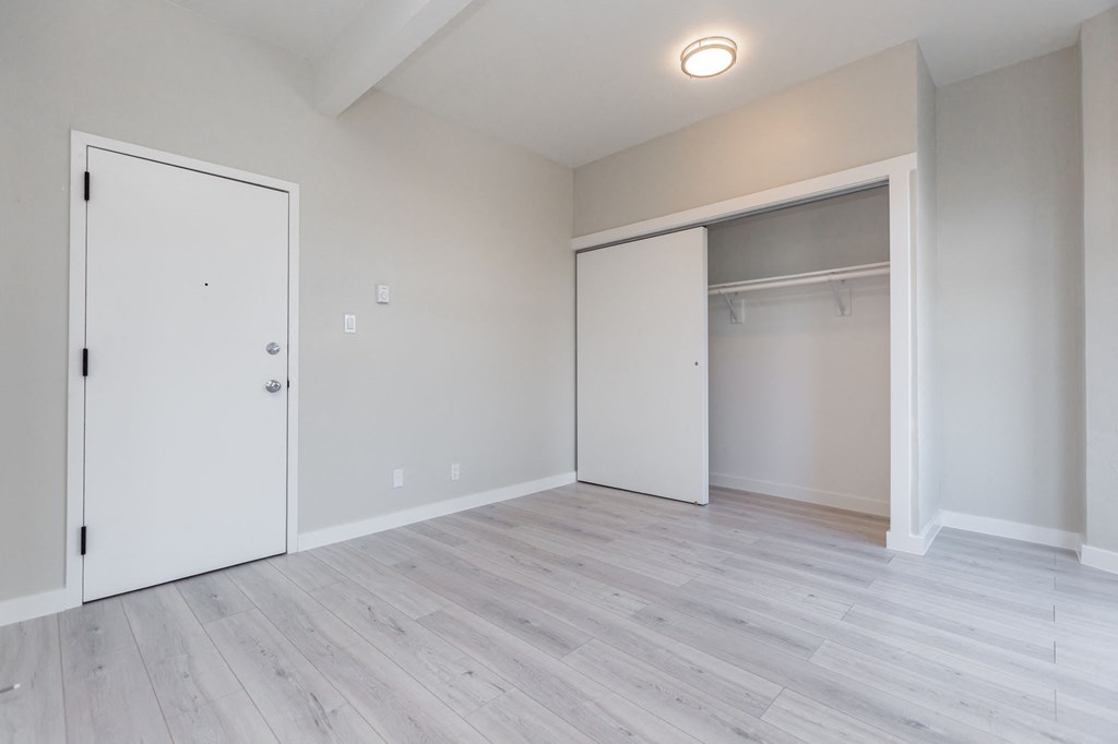 2385 FOLSOM Apartments