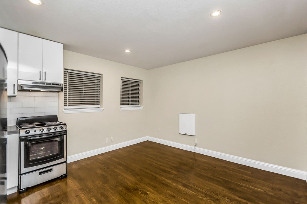 2385 FOLSOM Apartments
