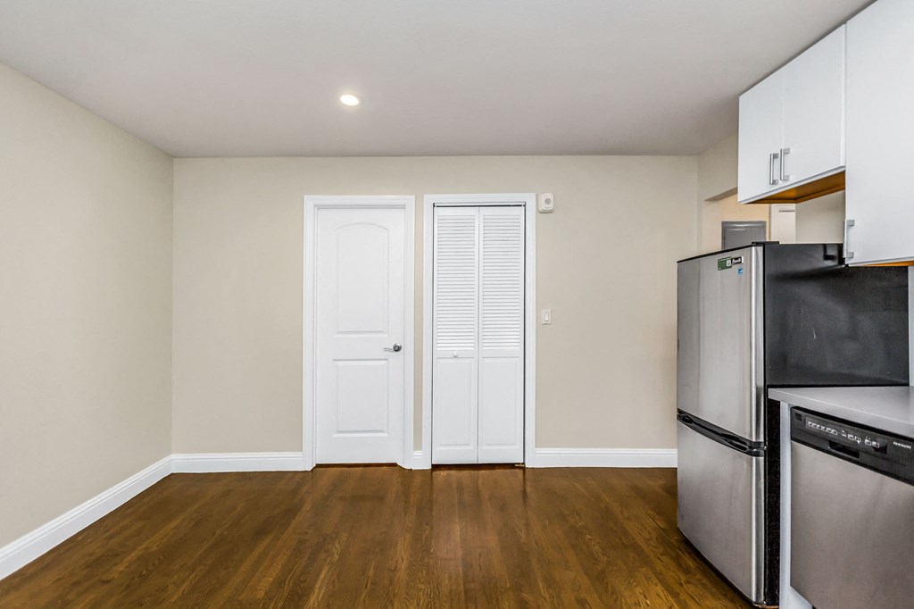 2385 FOLSOM Apartments